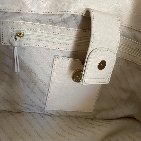 NWT DKNY leather bag 😍 - Picture 13 of 14